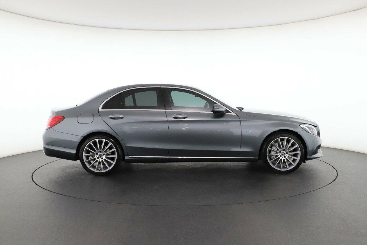 Mercedes Benz C-class image 4