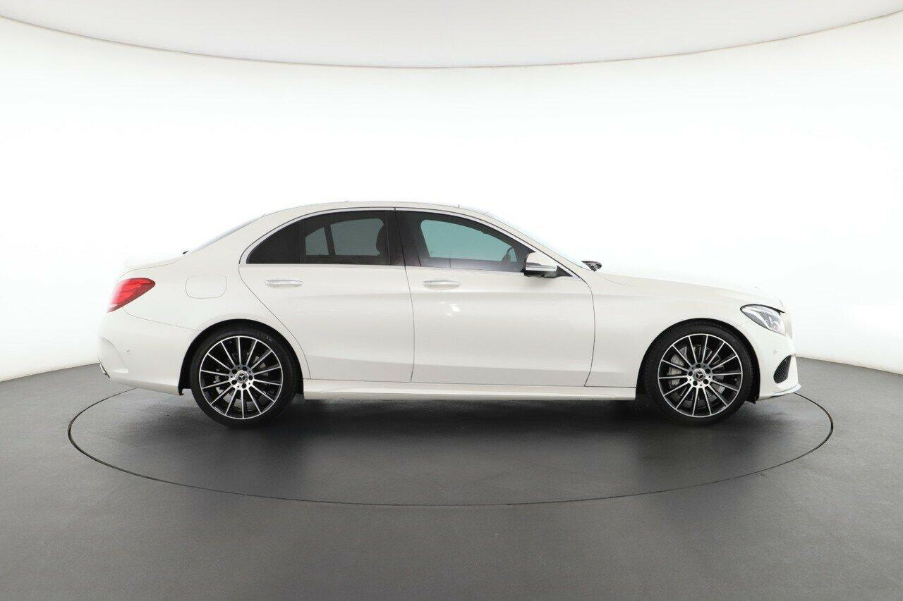Mercedes Benz C-class image 3