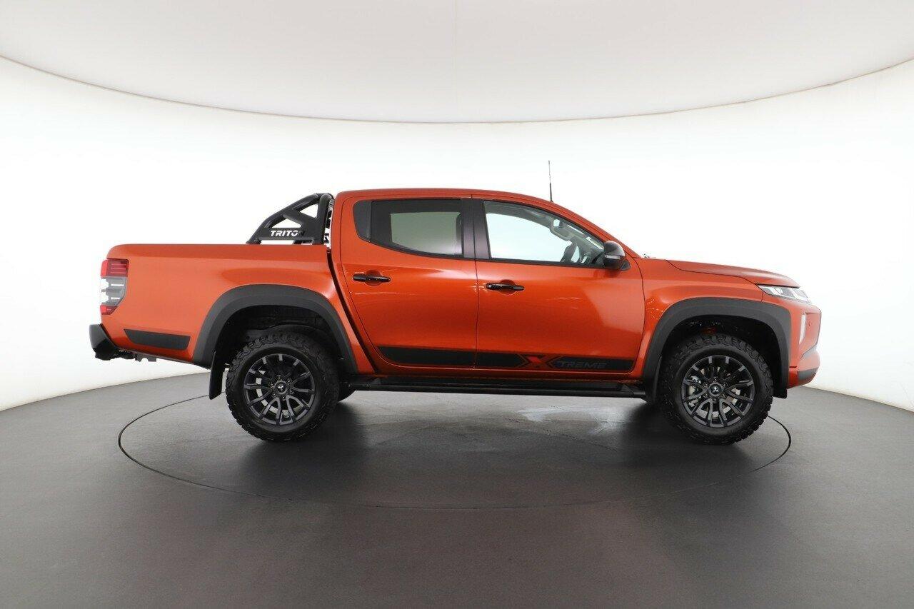Mitsubishi Triton image 2