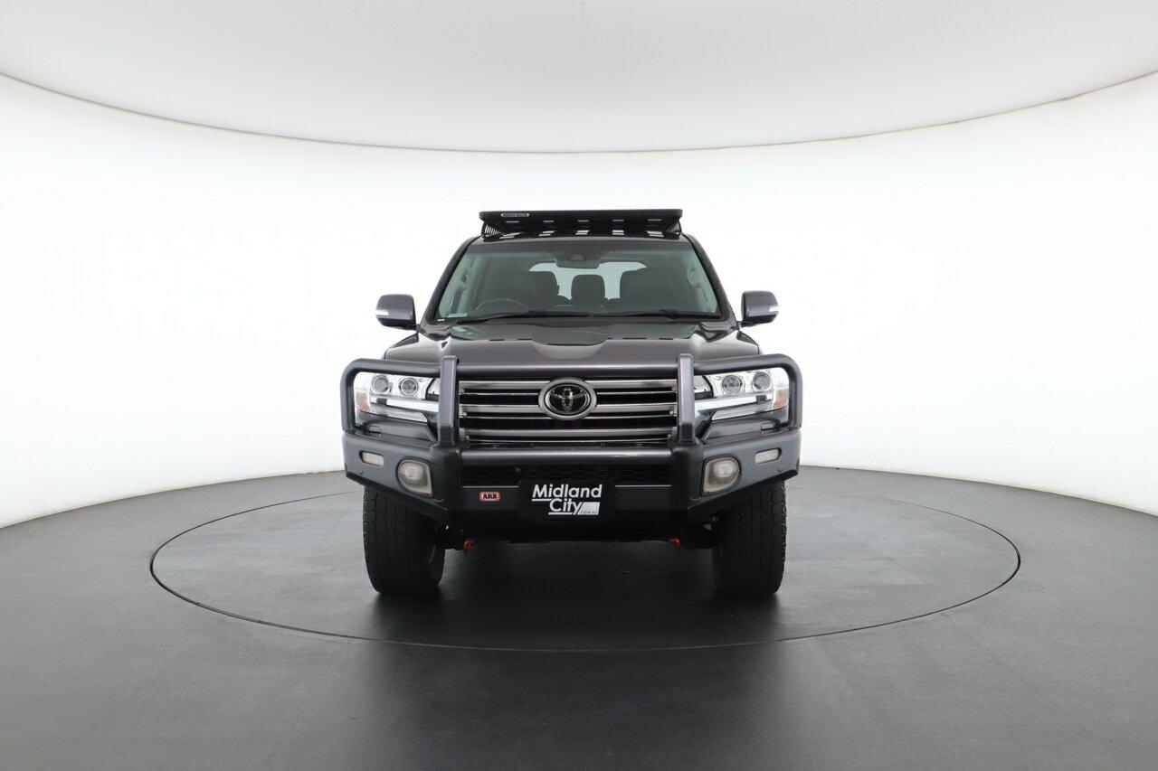 Toyota Landcruiser image 4
