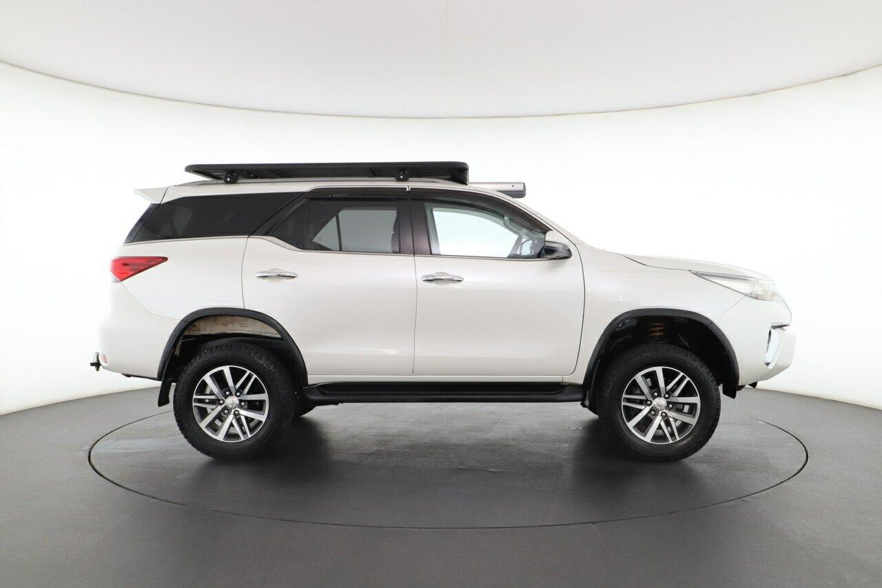 Toyota Fortuner image 2