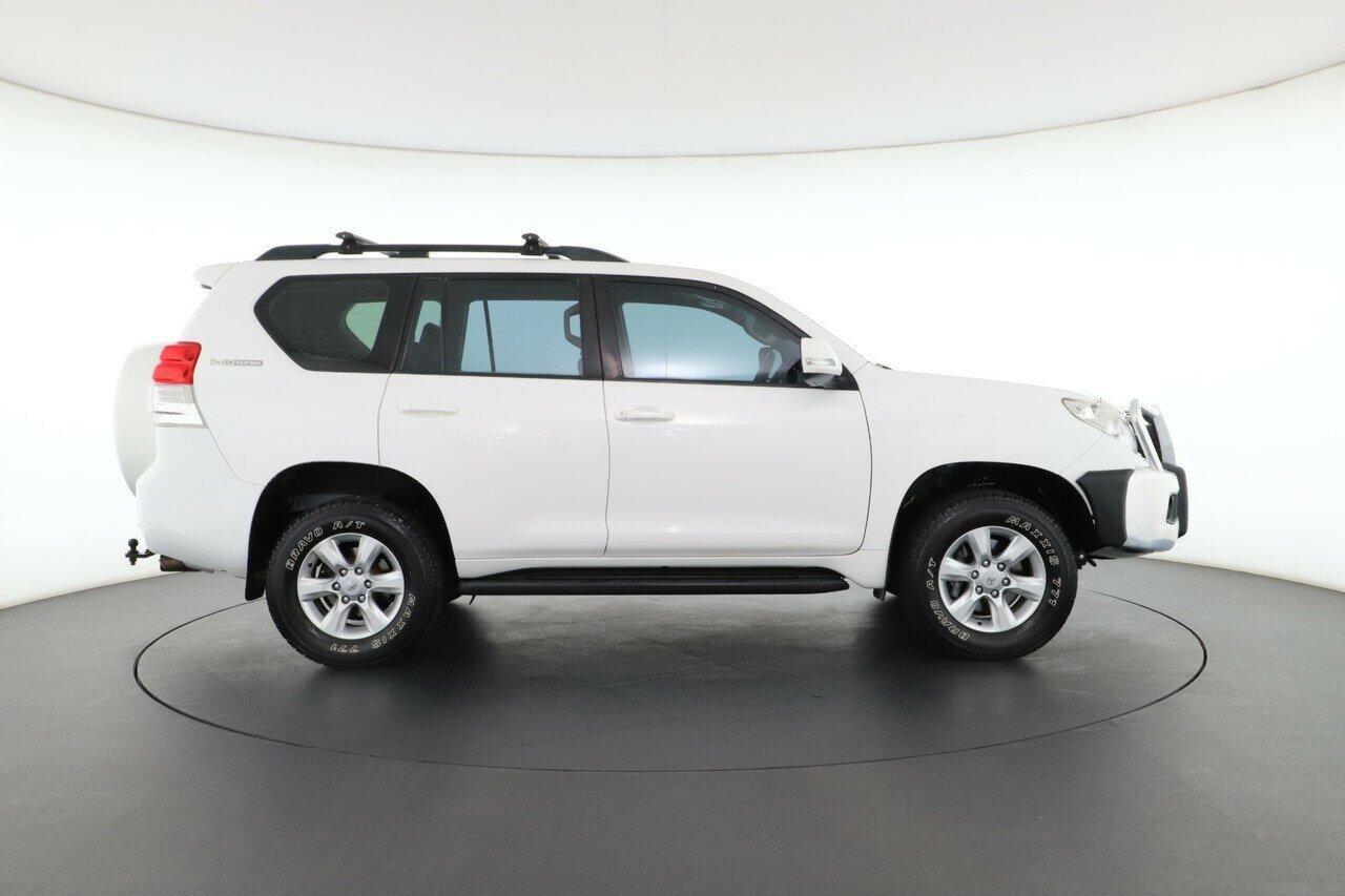 Toyota Landcruiser Prado image 2