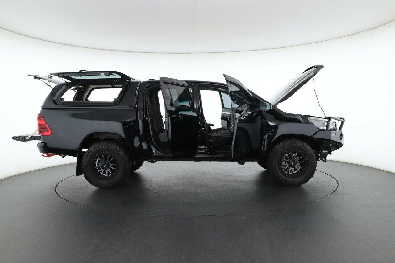 Toyota Hilux image 3