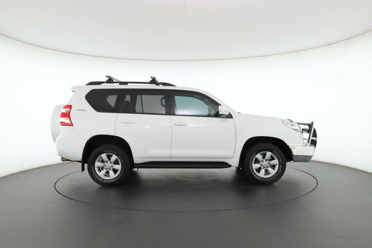 Toyota Landcruiser Prado image 2