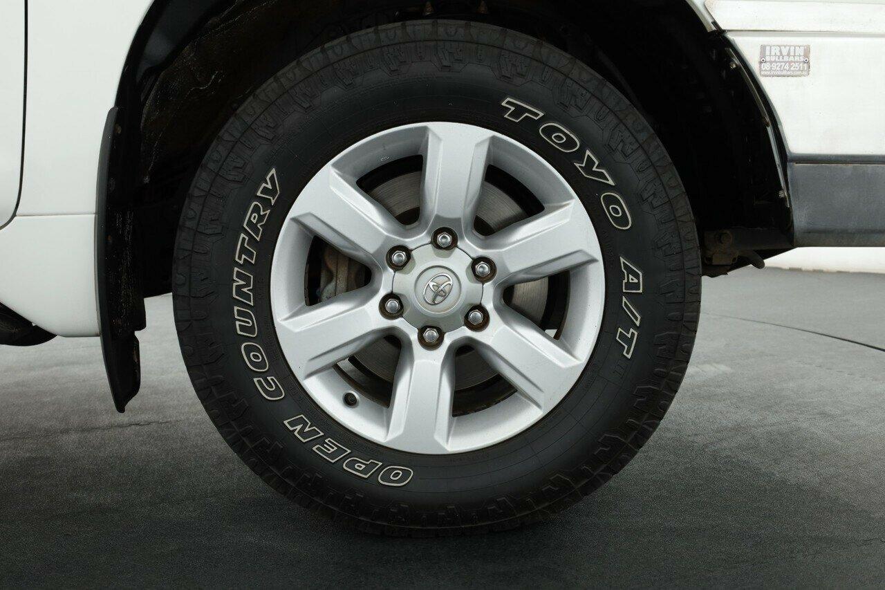 Toyota Landcruiser Prado image 3