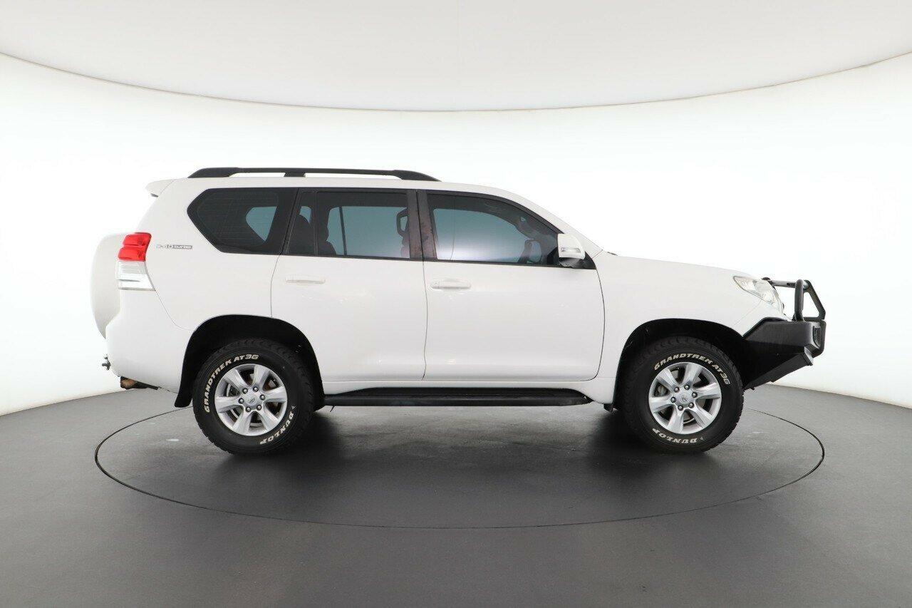 Toyota Landcruiser Prado image 3