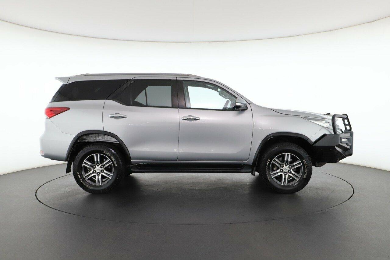 Toyota Fortuner image 2
