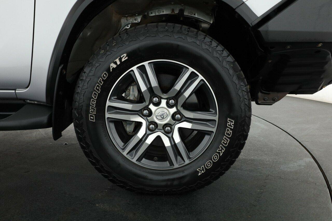 Toyota Fortuner image 3