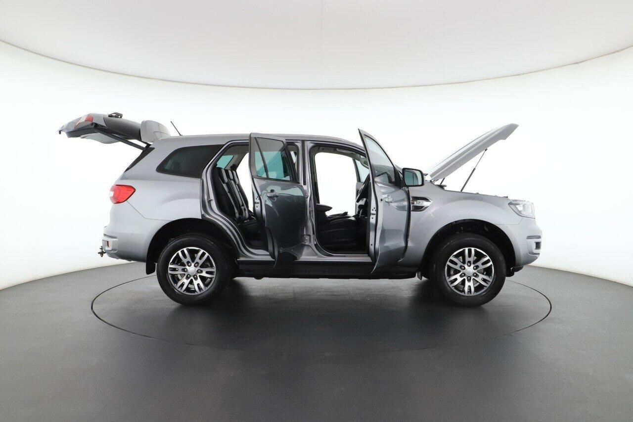 Ford Everest image 2