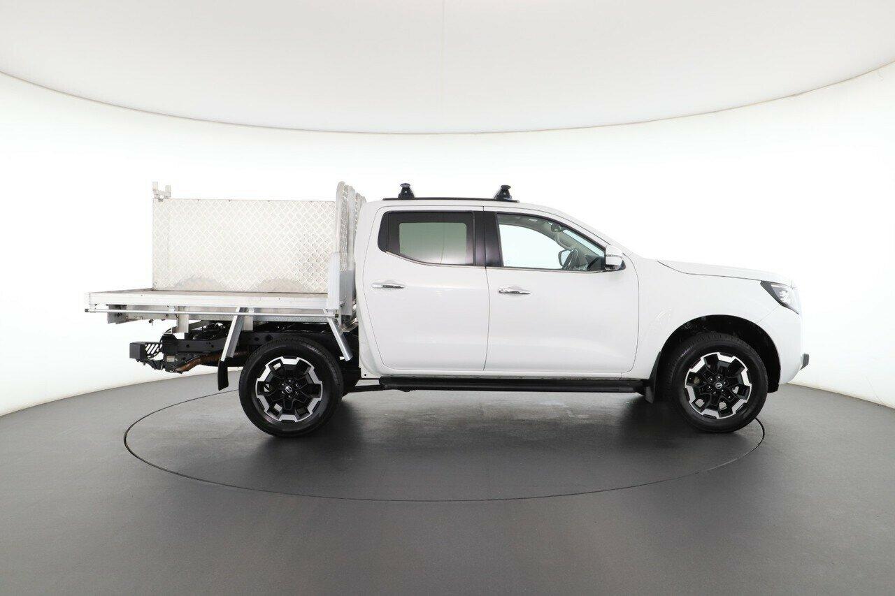 Nissan Navara image 2