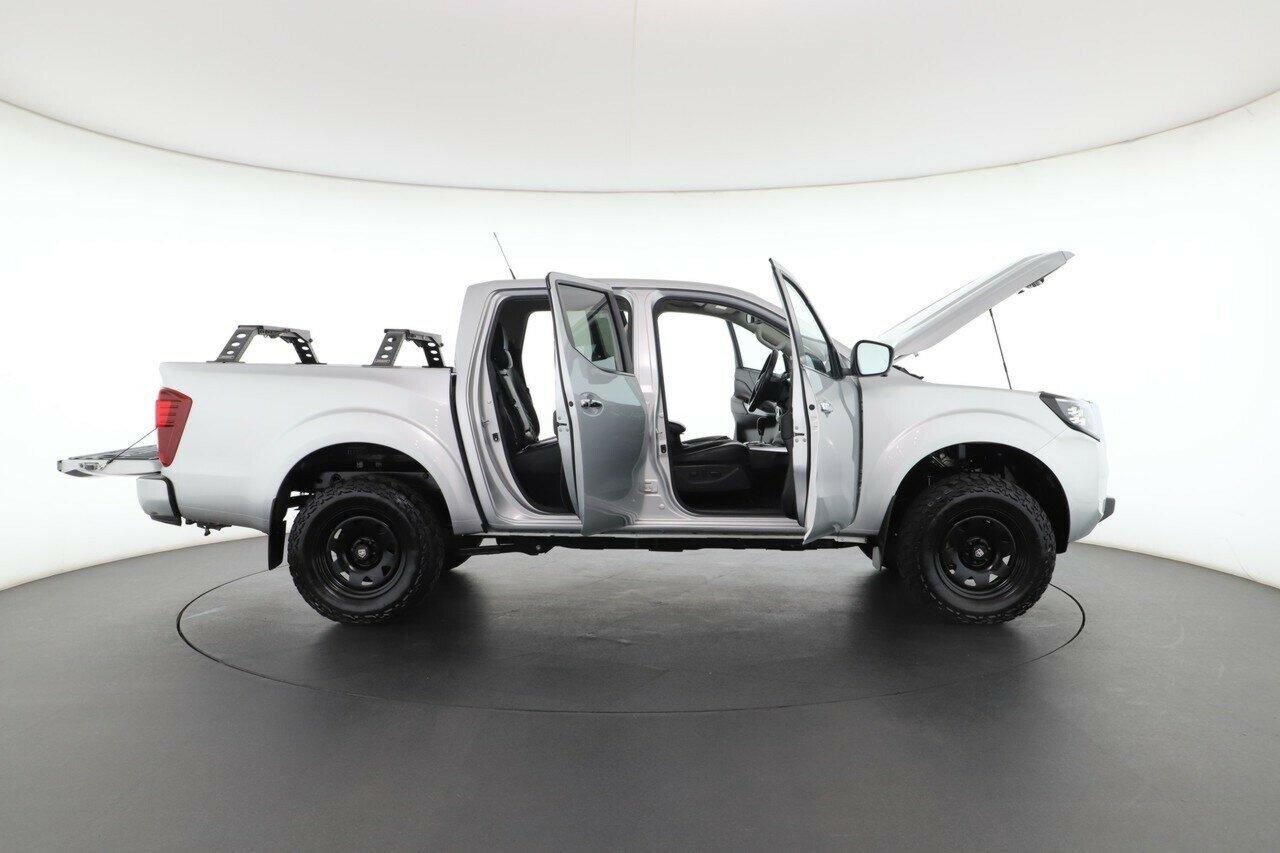 Nissan Navara image 2