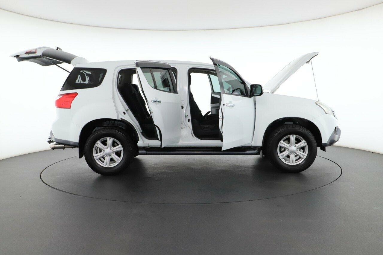 Isuzu Mu-x image 2