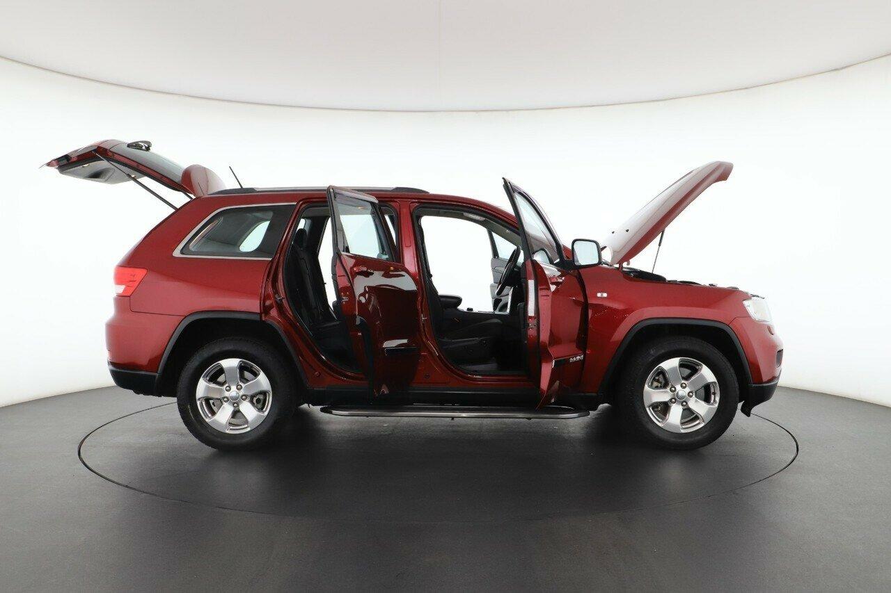 Jeep Grand Cherokee image 2