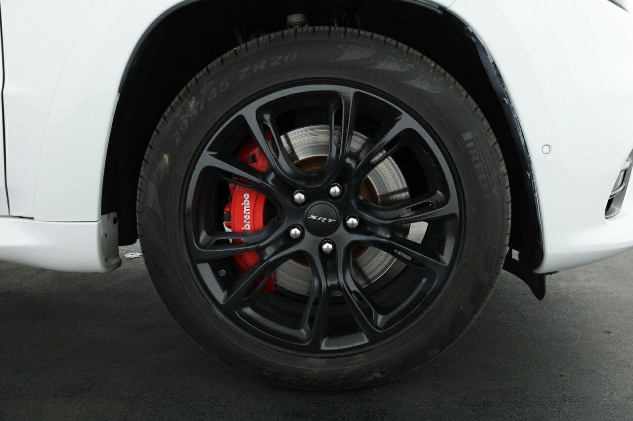Jeep Grand Cherokee image 3
