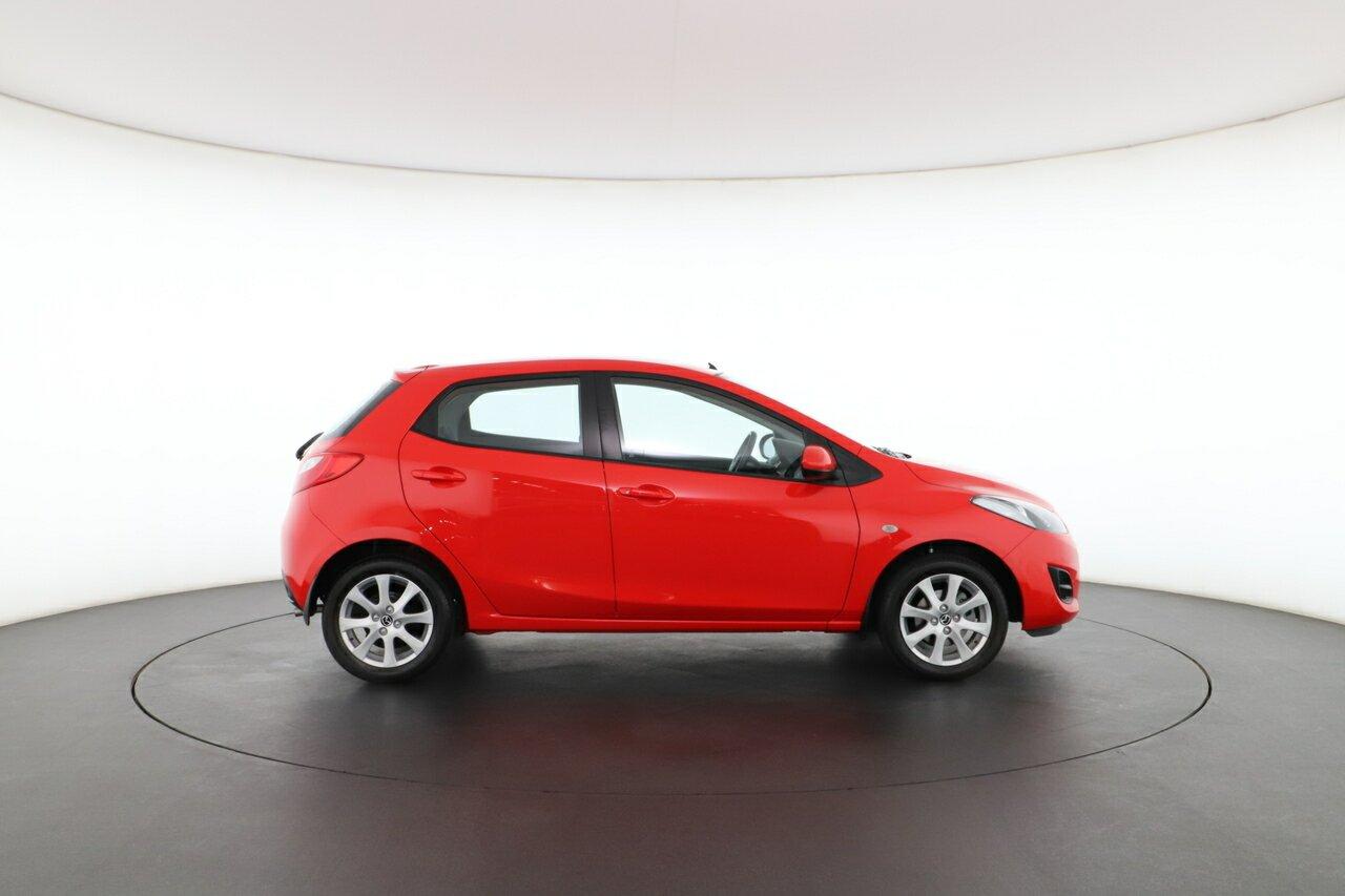 Mazda 2 image 2