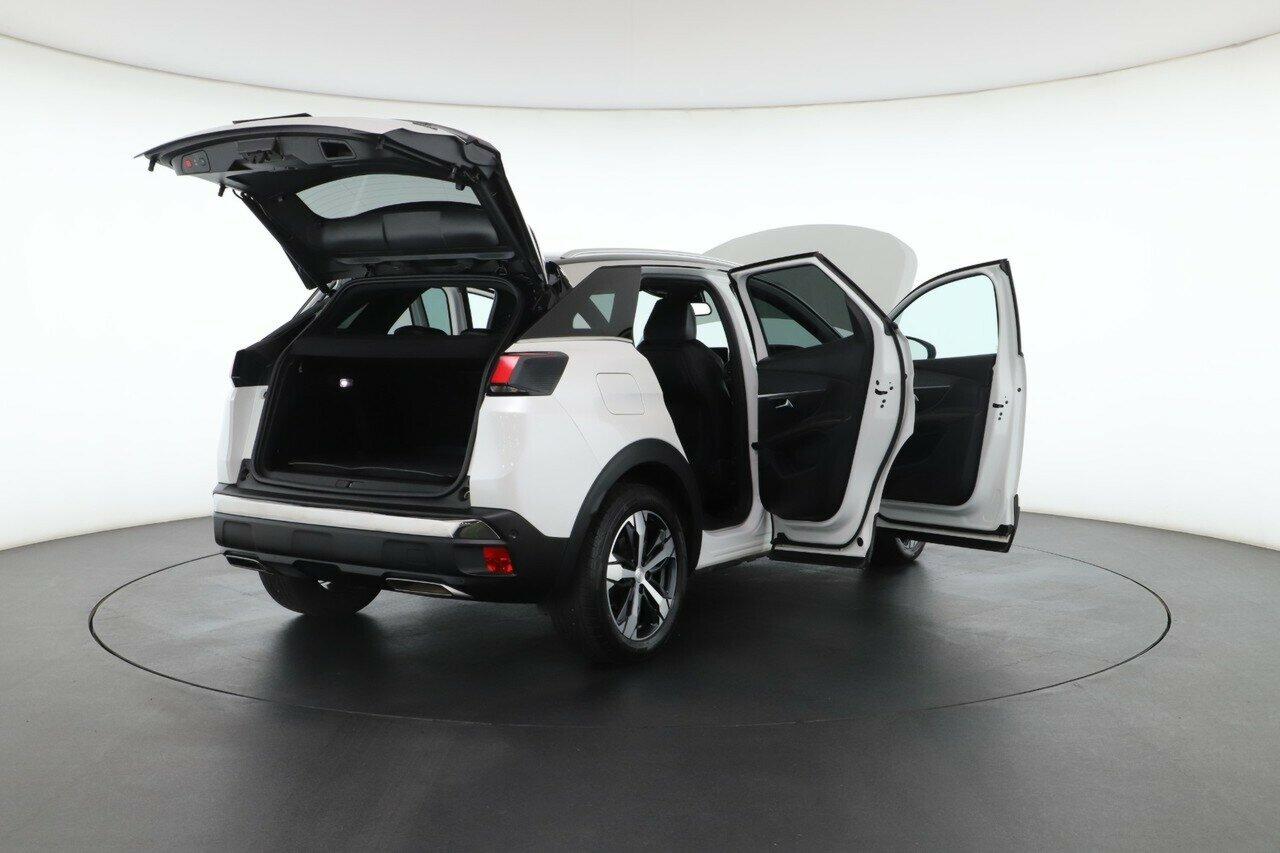 Peugeot 3008 image 2