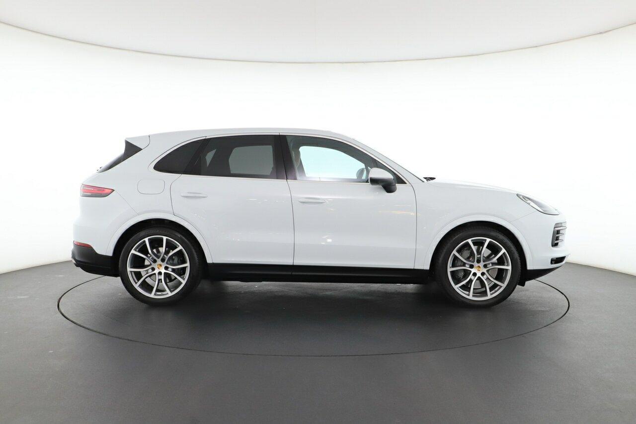 Porsche Cayenne image 3