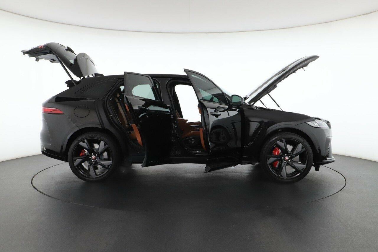 Jaguar F-pace image 2