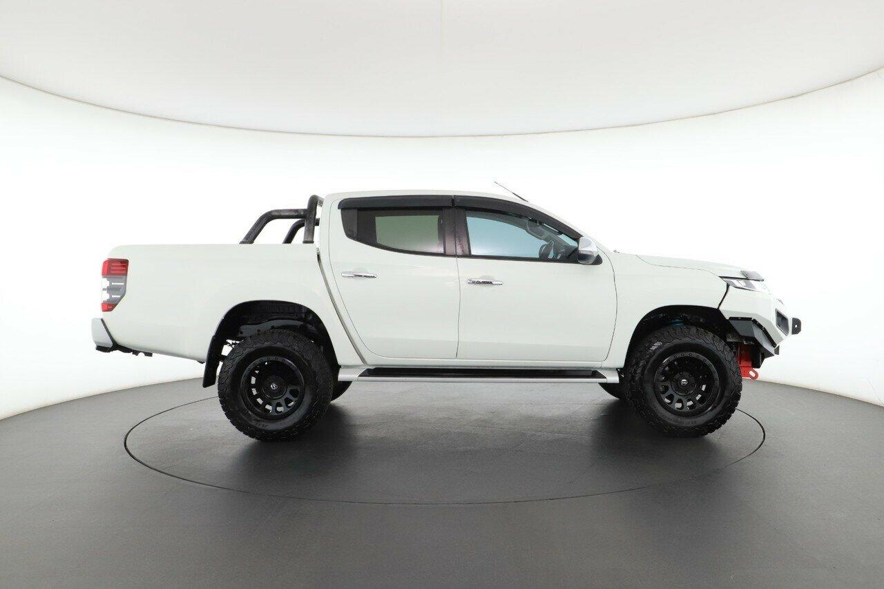 Mitsubishi Triton image 2