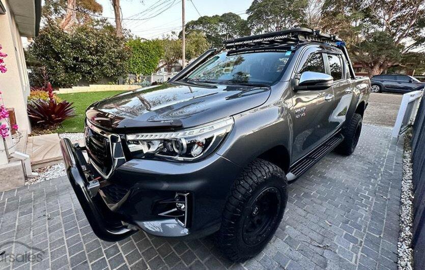 Toyota Hilux image 1