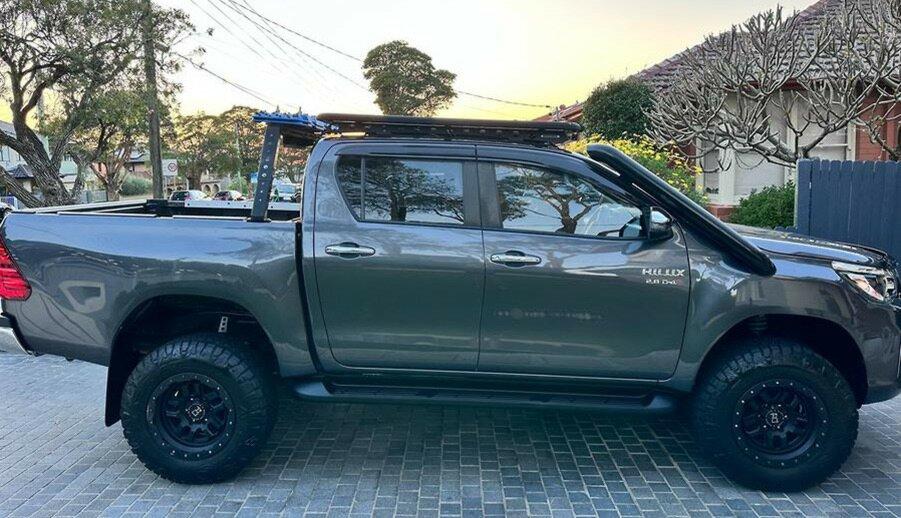 Toyota Hilux image 3