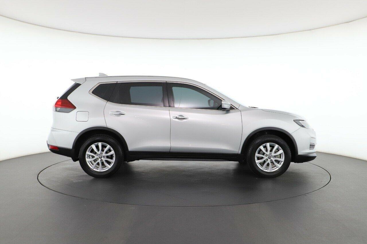 Nissan X-trail image 2