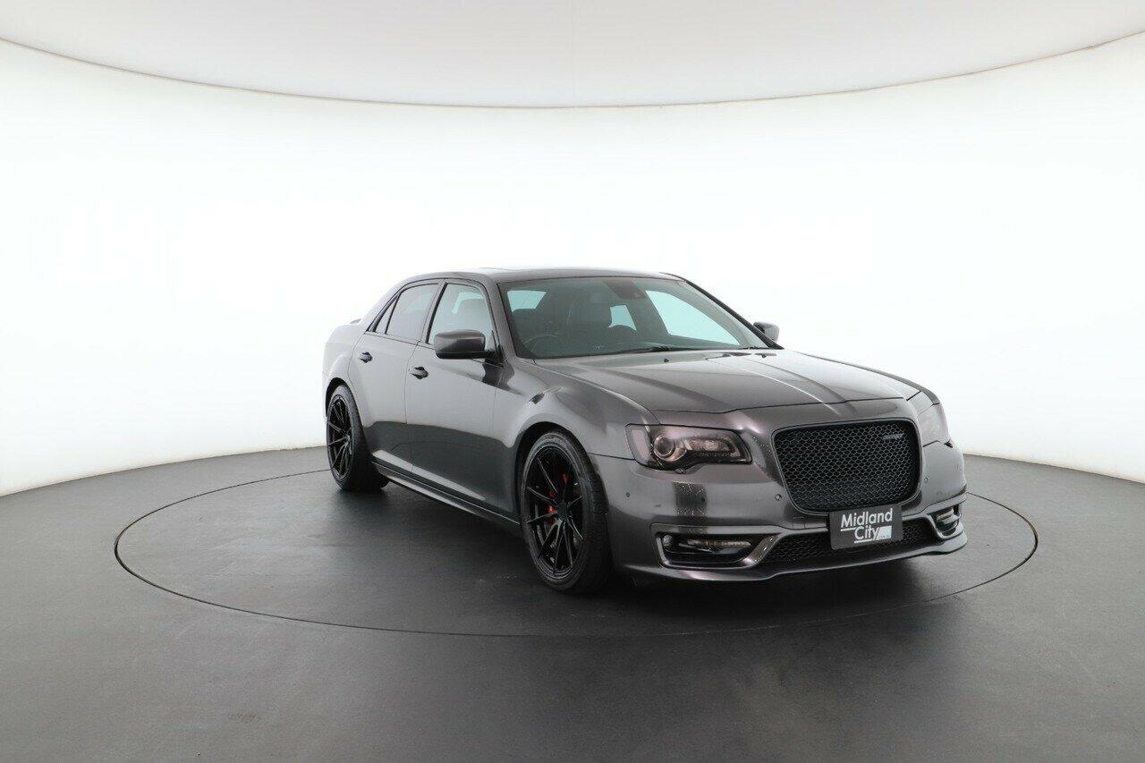 Chrysler 300 image 4