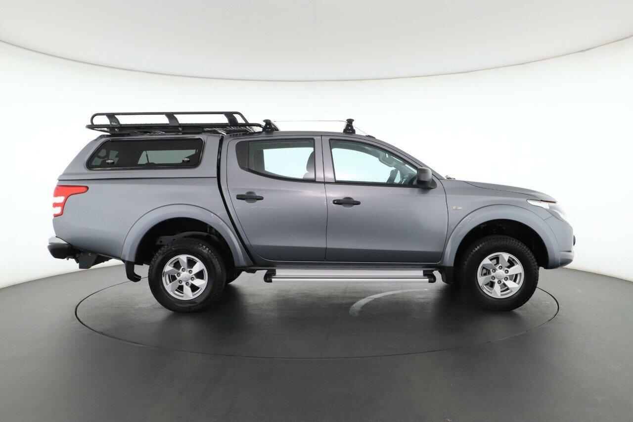 Mitsubishi Triton image 4