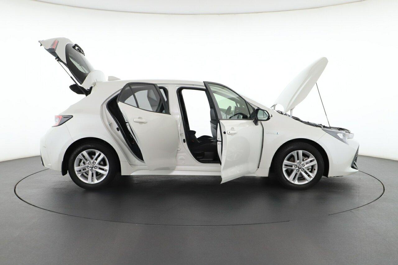 Toyota Corolla image 2