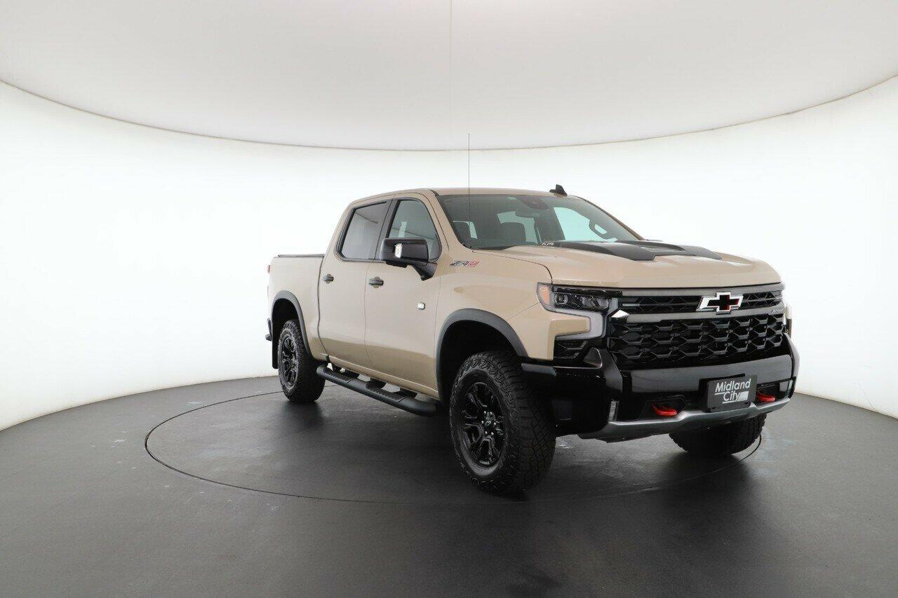 Chevrolet Silverado image 3