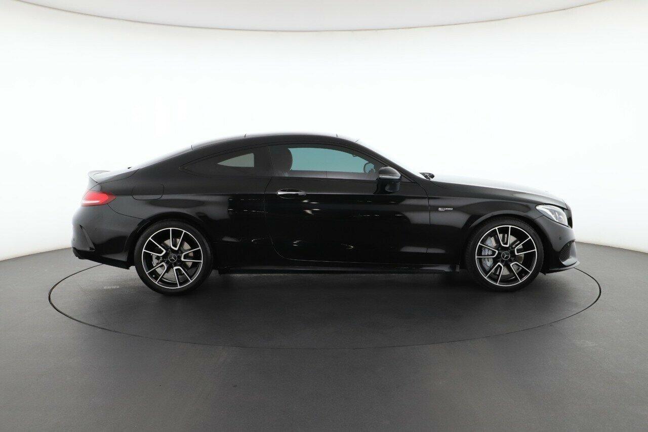 Mercedes Benz C-class image 2