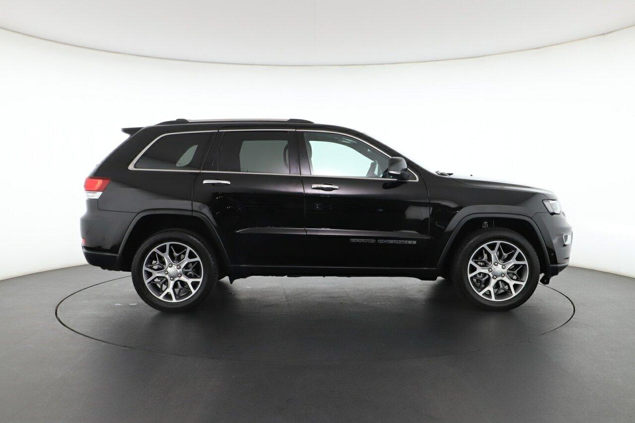 Jeep Grand Cherokee image 3