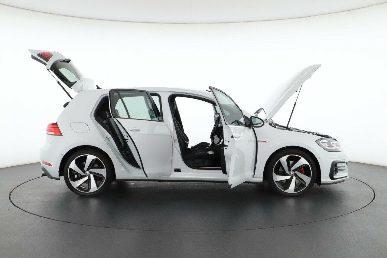 Volkswagen Golf image 2