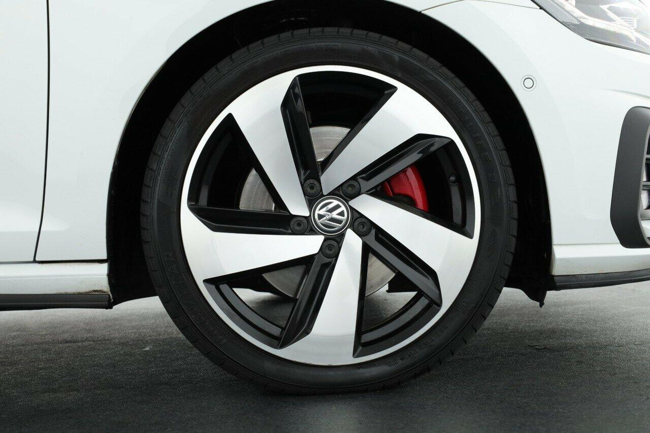 Volkswagen Golf image 4