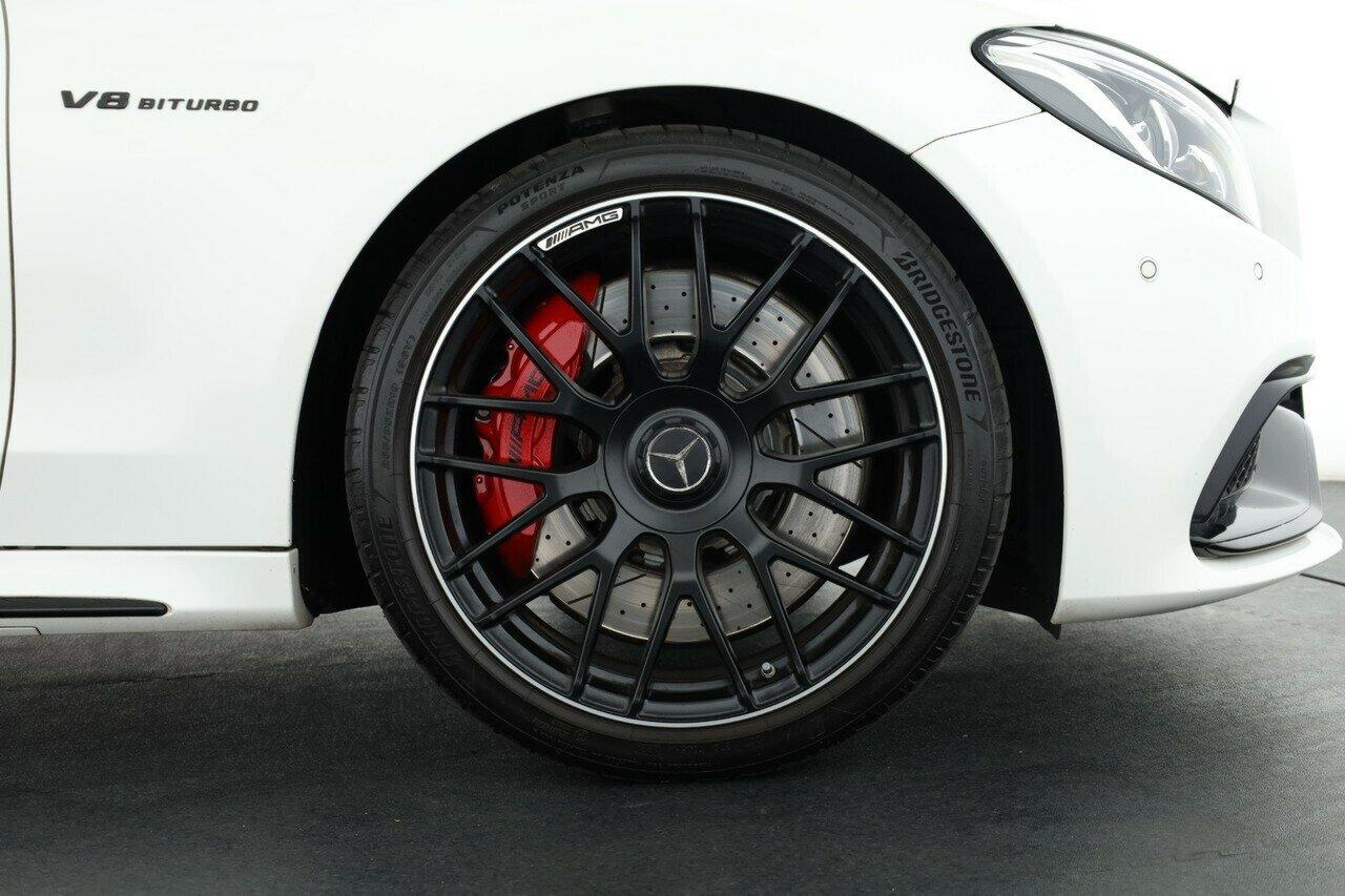Mercedes Benz C-class image 4