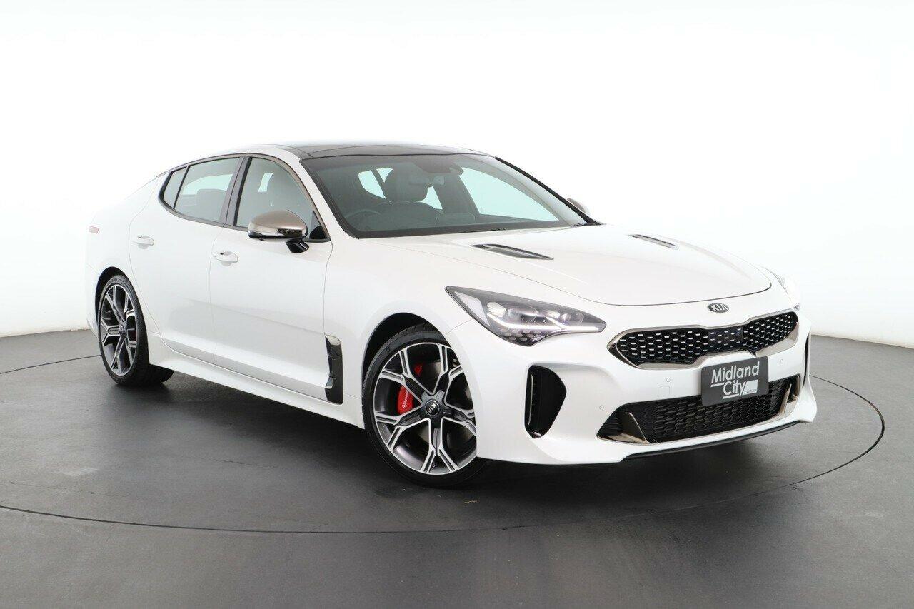 Kia Stinger image 1