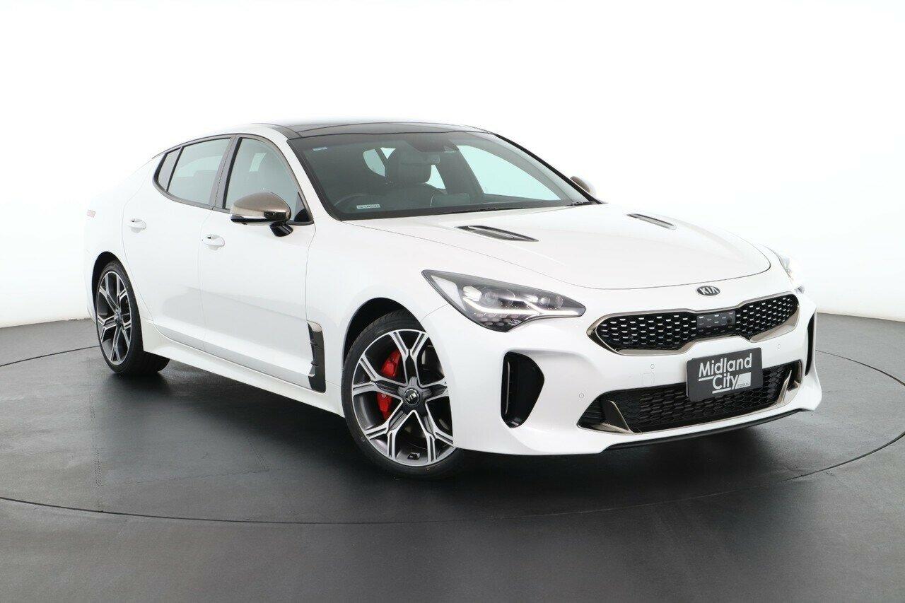Kia Stinger image 1