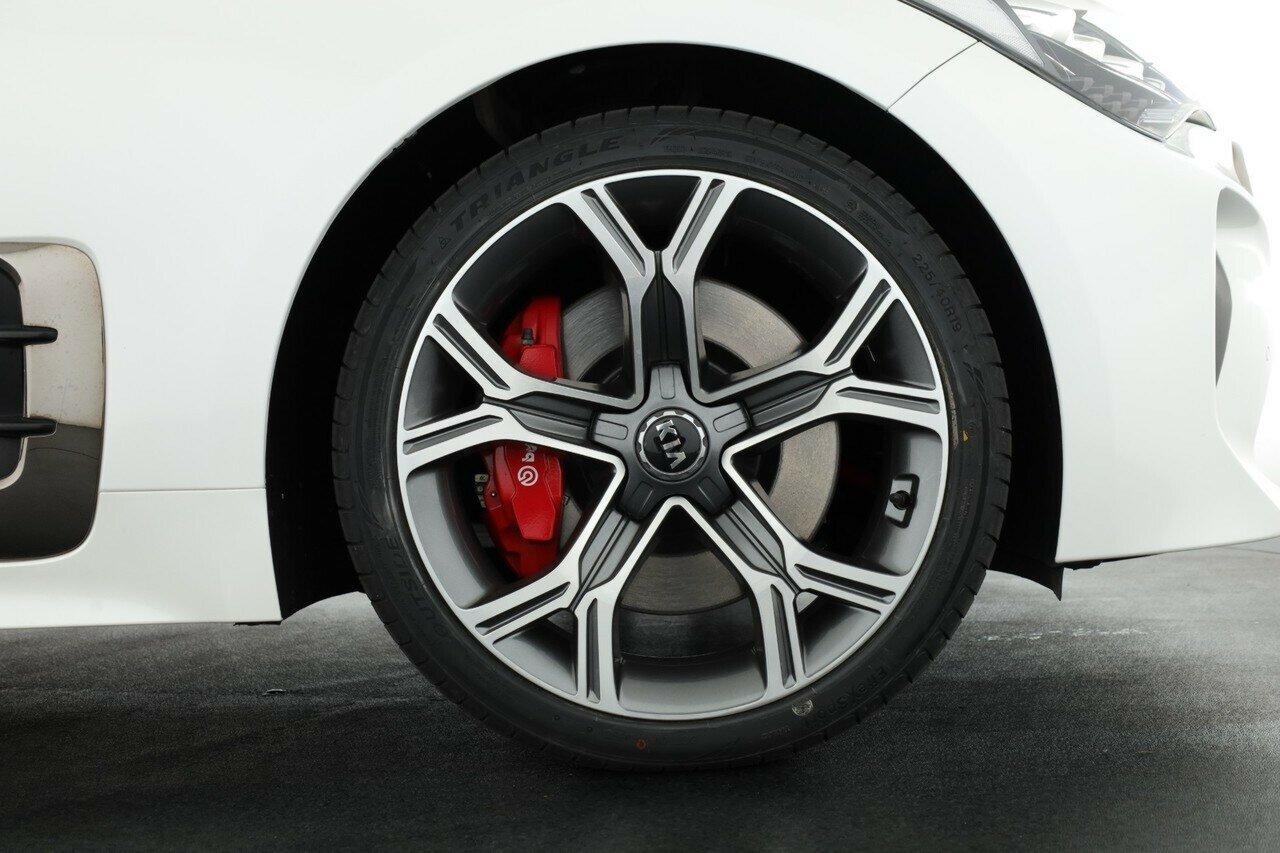 Kia Stinger image 4