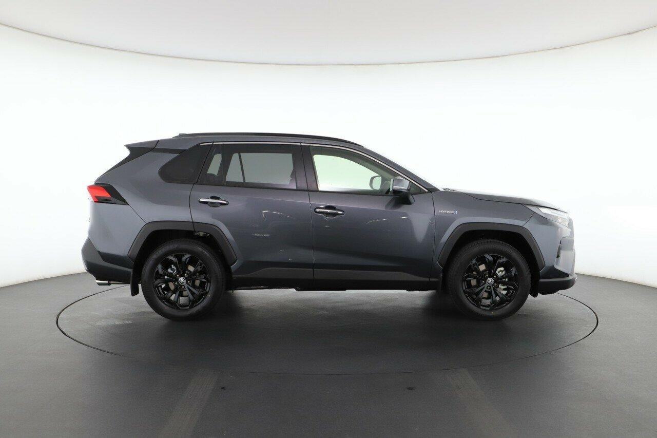 Toyota Rav4 image 2