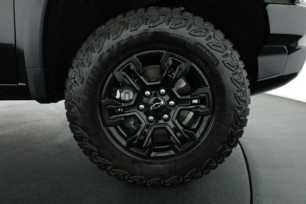 Chevrolet Silverado image 3