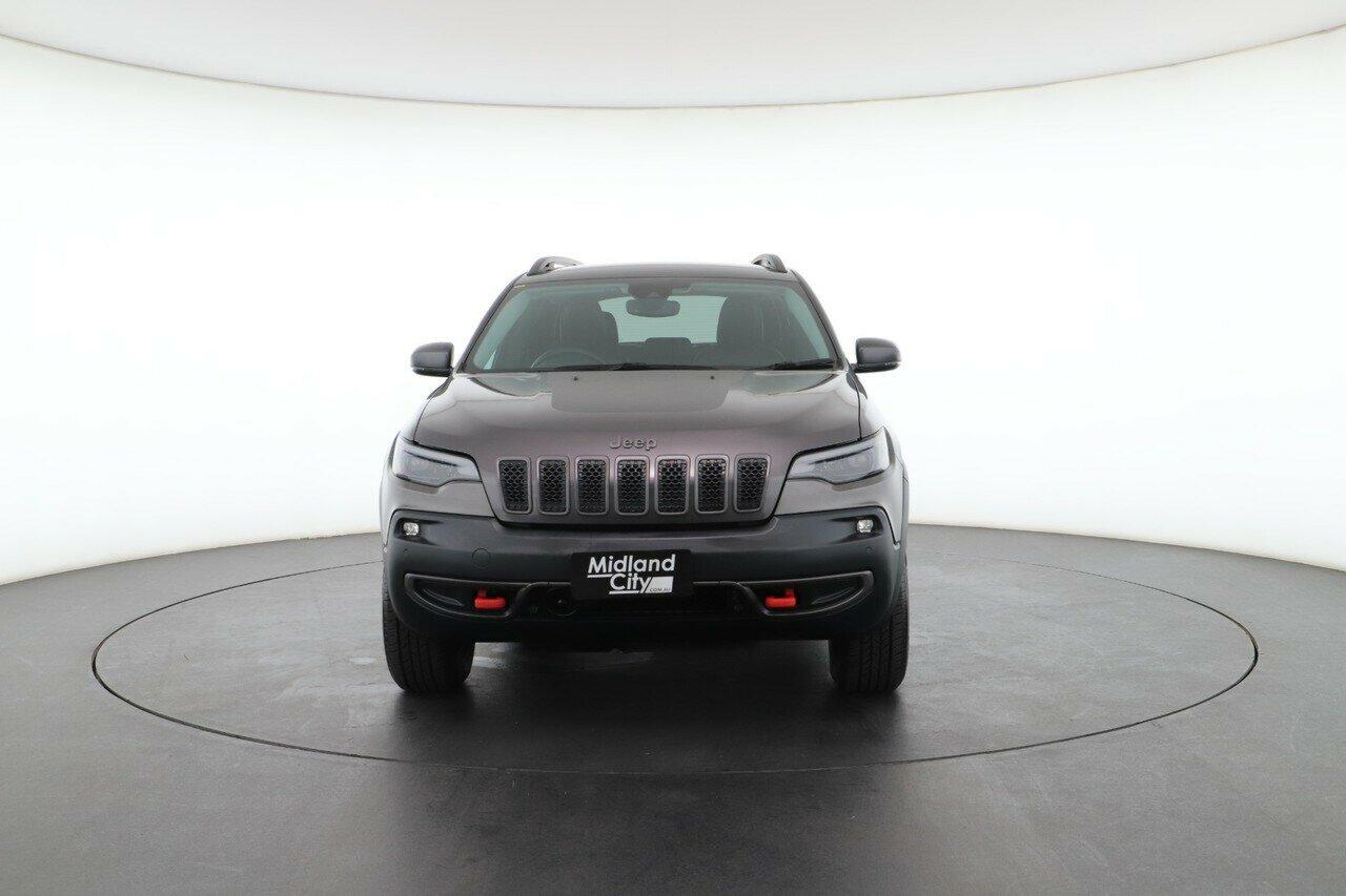 Jeep Cherokee image 4