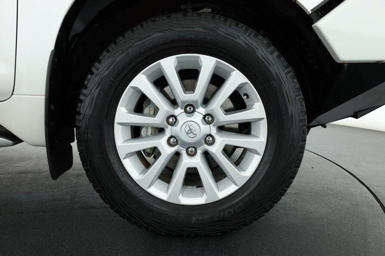 Toyota Landcruiser Prado image 4