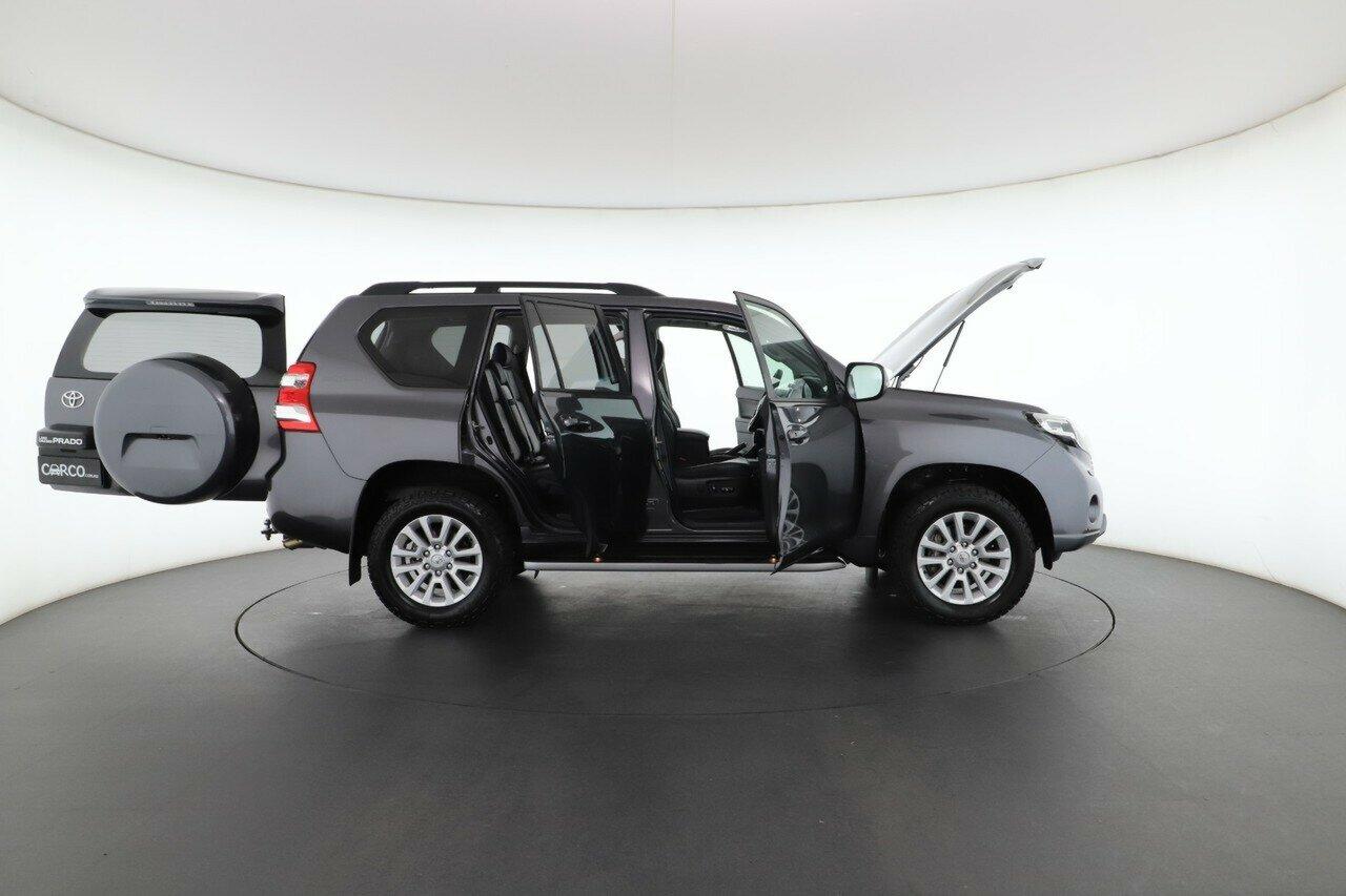 Toyota Landcruiser Prado image 3
