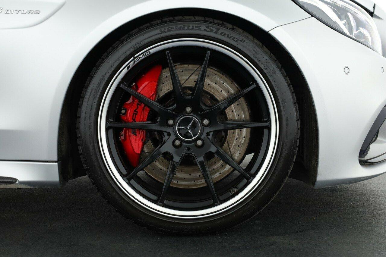 Mercedes Benz C-class image 4