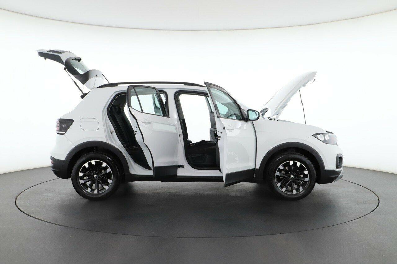 Volkswagen T-cross image 3