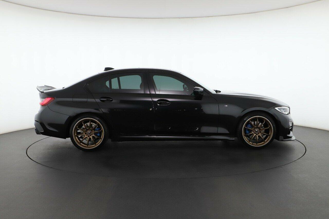 BMW 3 Series image 2