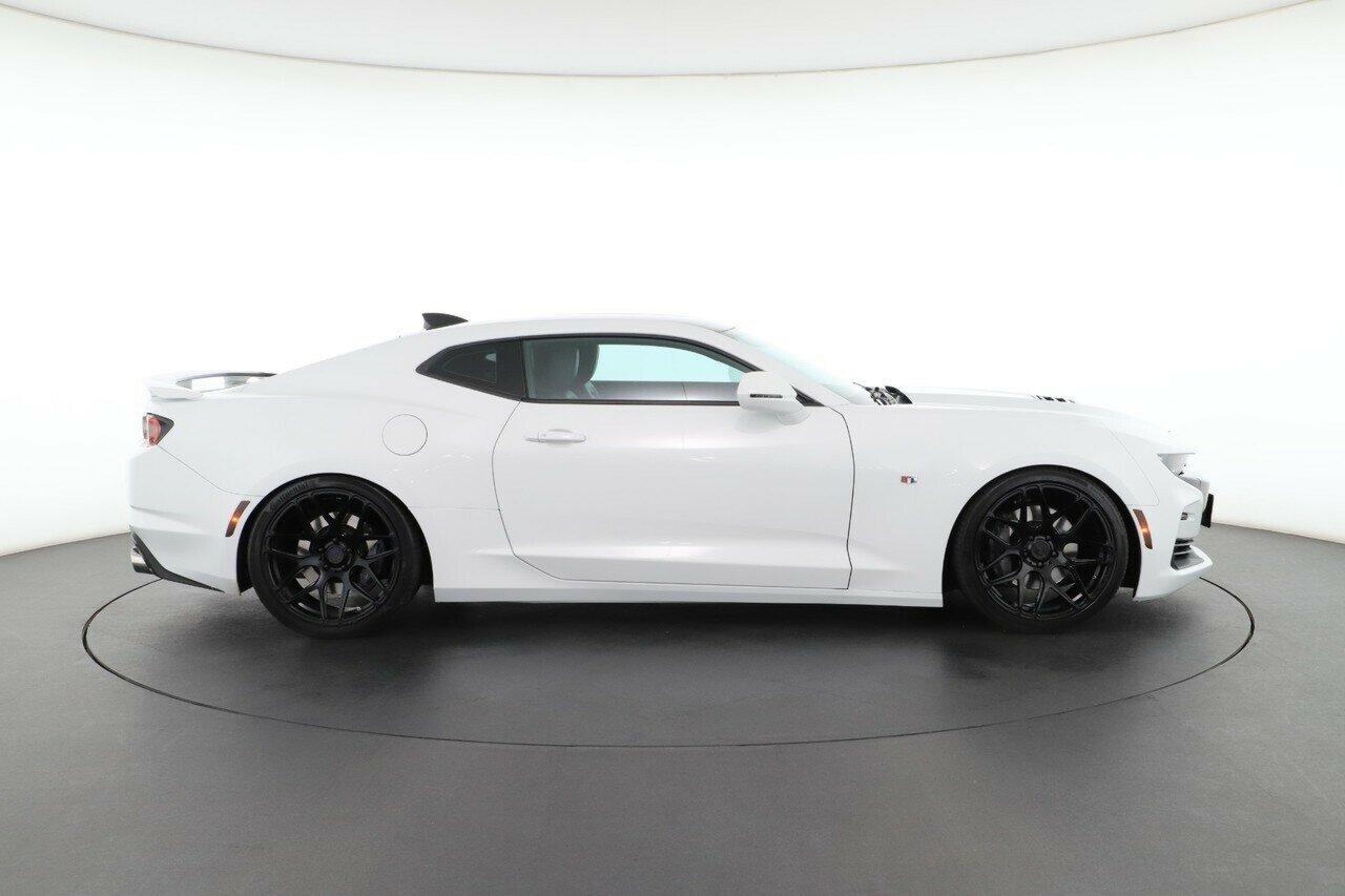 Chevrolet Camaro image 2