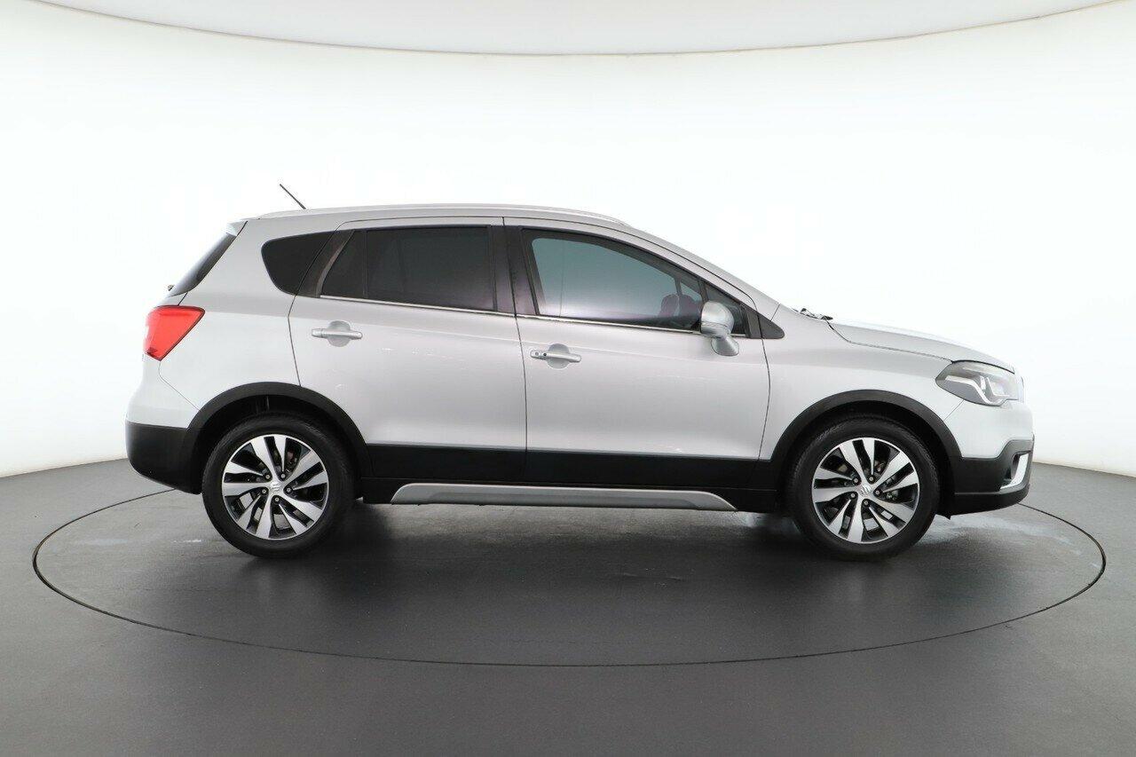 Suzuki S-cross image 2