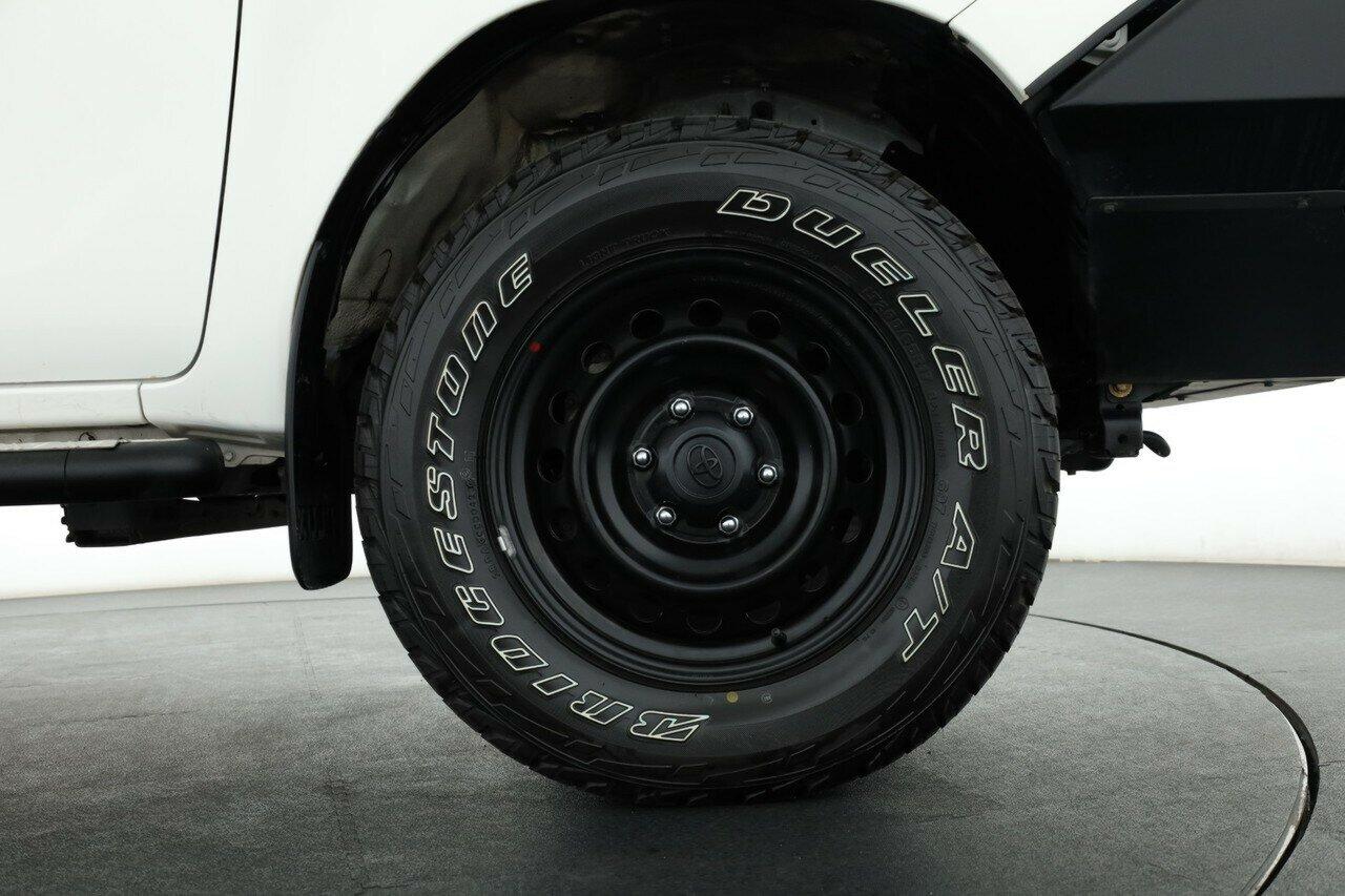 Toyota Hilux image 4
