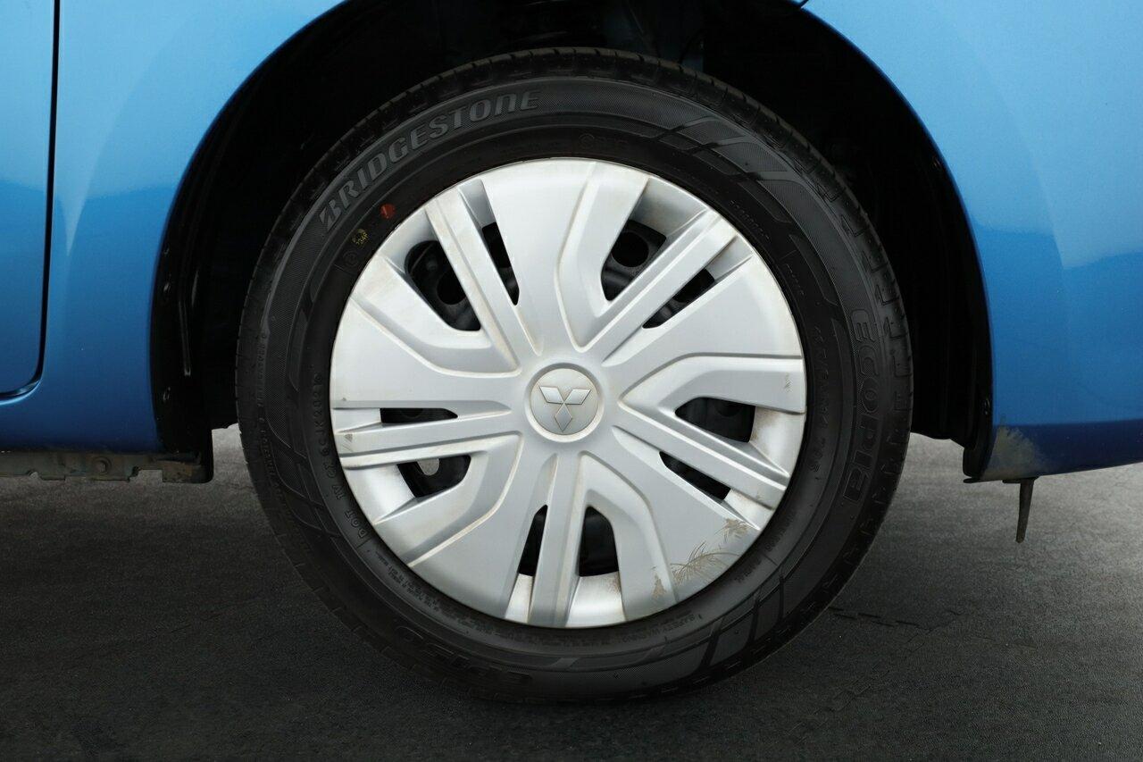 Mitsubishi Mirage image 3